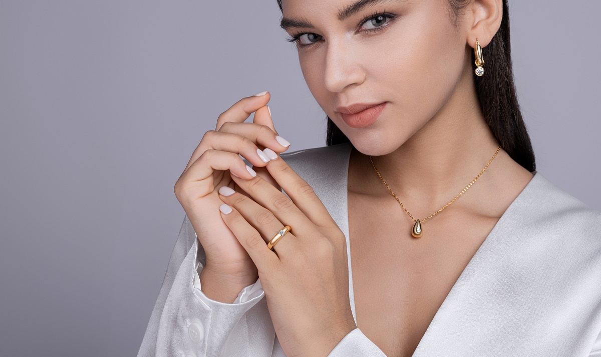 Angel Light Wing - A Luxurious And Fashionable Light Luxury Jewelry Silver Ring Set With Top-quality Moissanite, S925 Silver Plated Platinum - Image 4